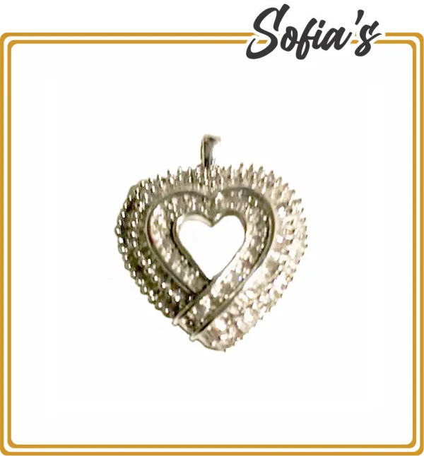 Heart pattern pendant in diamonds